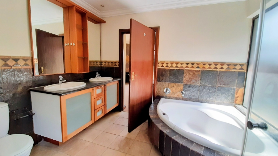 4 Bedroom Property for Sale in Pecanwood Estate North West